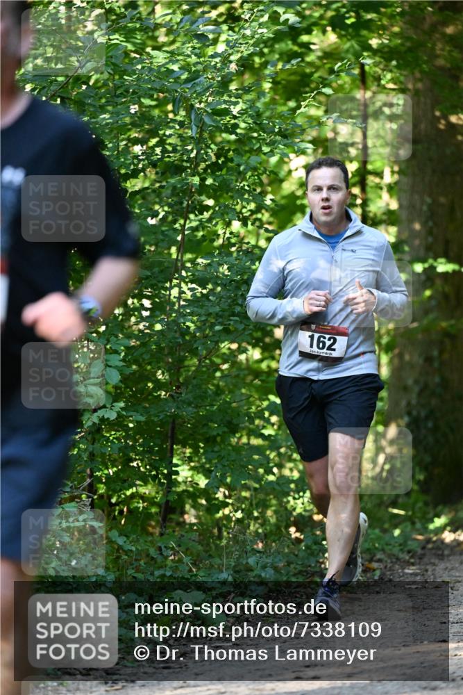 06.10.2024 - Bramfelder Halbmarathon 2024 Dr. Thomas Lammeyer http://msf.ph/oto/7338109 06.10.2024 10:25:02 Laufen 162 meine-sportfotos.de