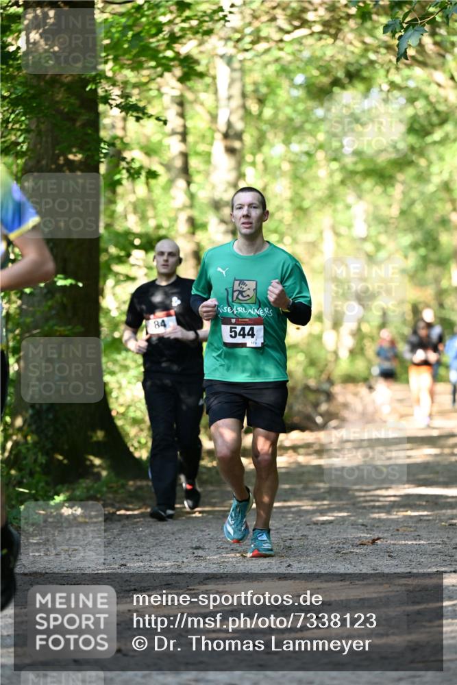 06.10.2024 - Bramfelder Halbmarathon 2024 Dr. Thomas Lammeyer http://msf.ph/oto/7338123 06.10.2024 10:25:05 Laufen 84, 544, 173 meine-sportfotos.de
