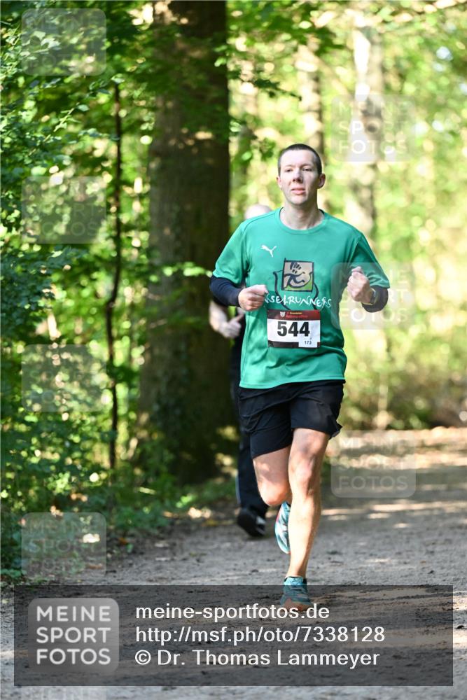 06.10.2024 - Bramfelder Halbmarathon 2024 Dr. Thomas Lammeyer http://msf.ph/oto/7338128 06.10.2024 10:25:06 Laufen 544, 173 meine-sportfotos.de