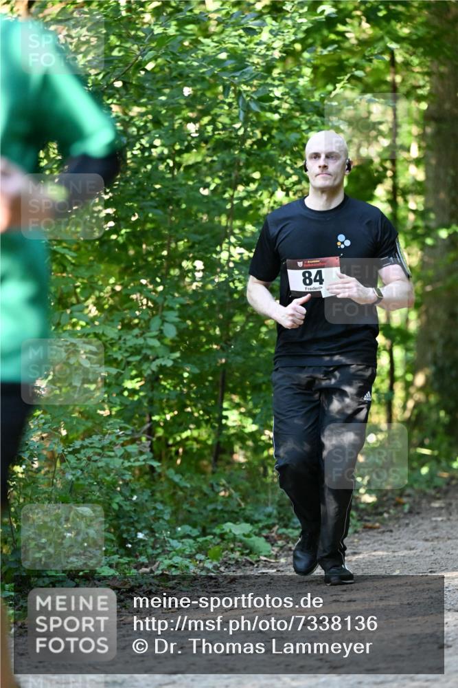 06.10.2024 - Bramfelder Halbmarathon 2024 Dr. Thomas Lammeyer http://msf.ph/oto/7338136 06.10.2024 10:25:07 Laufen 84 meine-sportfotos.de