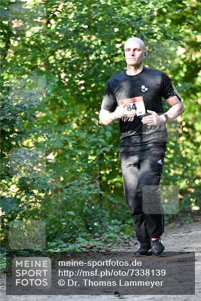 06.10.2024 - Bramfelder Halbmarathon 2024 Dr. Thomas Lammeyer http://msf.ph/oto/7338139 06.10.2024 10:25:08 Laufen 84, 72 meine-sportfotos.de