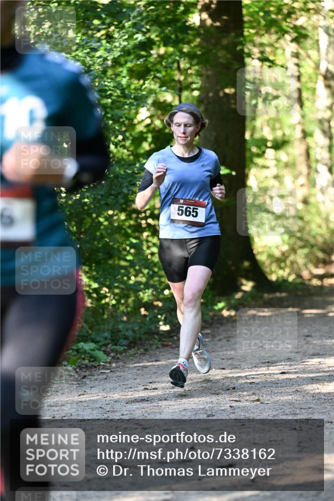 06.10.2024 - Bramfelder Halbmarathon 2024 Dr. Thomas Lammeyer http://msf.ph/oto/7338162 06.10.2024 10:25:21 Laufen 10, 6, 565 meine-sportfotos.de