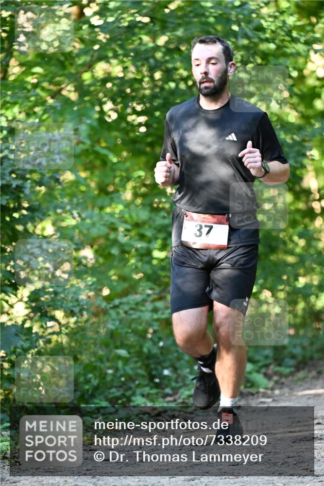 06.10.2024 - Bramfelder Halbmarathon 2024 Dr. Thomas Lammeyer http://msf.ph/oto/7338209 06.10.2024 10:25:50 Laufen 37 meine-sportfotos.de