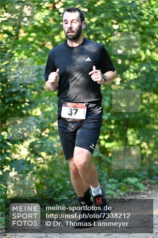 06.10.2024 - Bramfelder Halbmarathon 2024 Dr. Thomas Lammeyer http://msf.ph/oto/7338212 06.10.2024 10:25:50 Laufen 37 meine-sportfotos.de