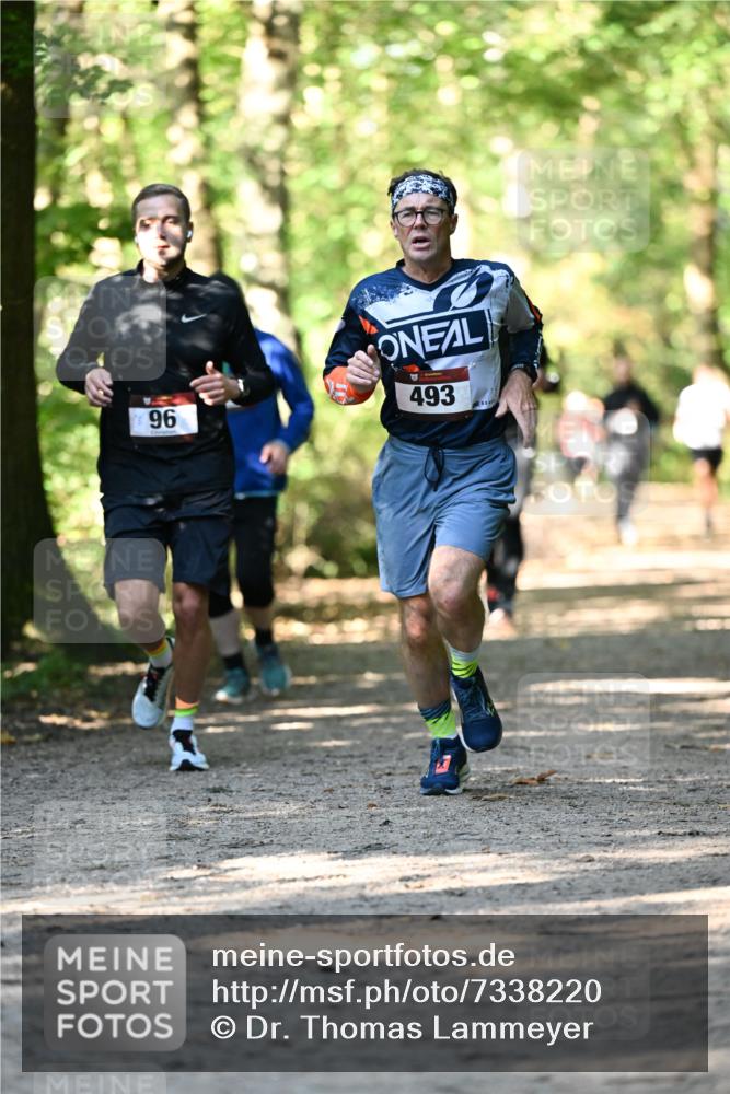 06.10.2024 - Bramfelder Halbmarathon 2024 Dr. Thomas Lammeyer http://msf.ph/oto/7338220 06.10.2024 10:25:58 Laufen 59, 96, 493 meine-sportfotos.de