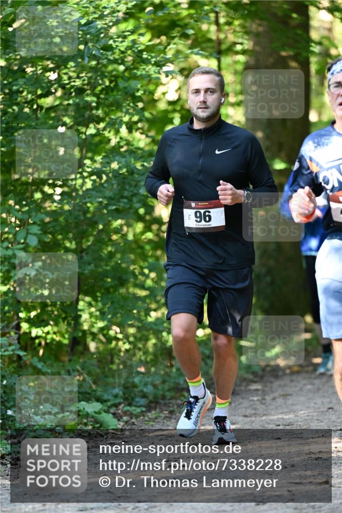 06.10.2024 - Bramfelder Halbmarathon 2024 Dr. Thomas Lammeyer http://msf.ph/oto/7338228 06.10.2024 10:26:00 Laufen 14, 96 meine-sportfotos.de