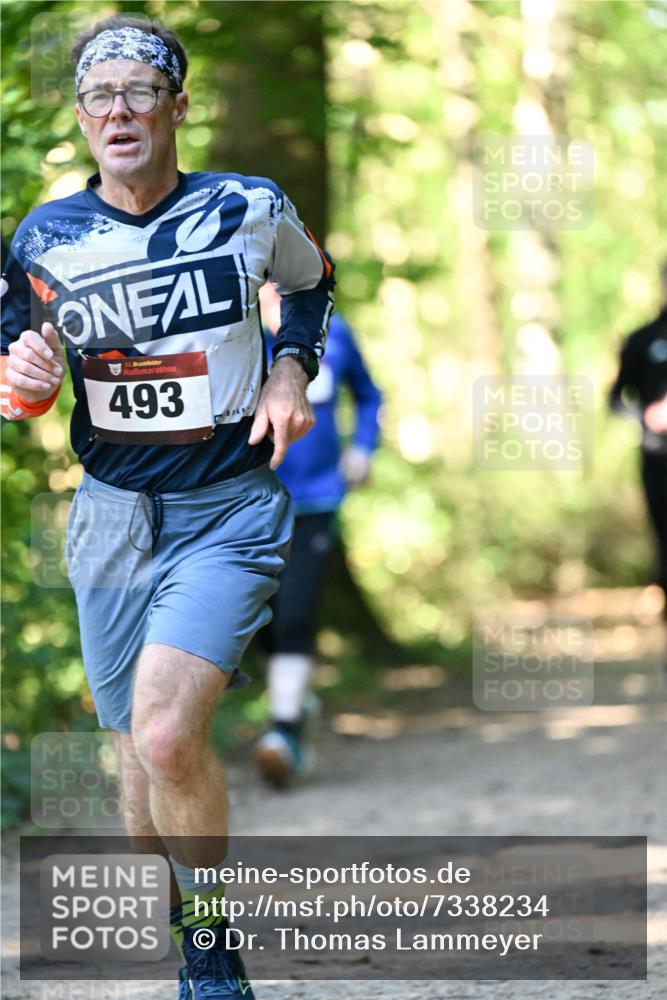 06.10.2024 - Bramfelder Halbmarathon 2024 Dr. Thomas Lammeyer http://msf.ph/oto/7338234 06.10.2024 10:26:00 Laufen 493 meine-sportfotos.de