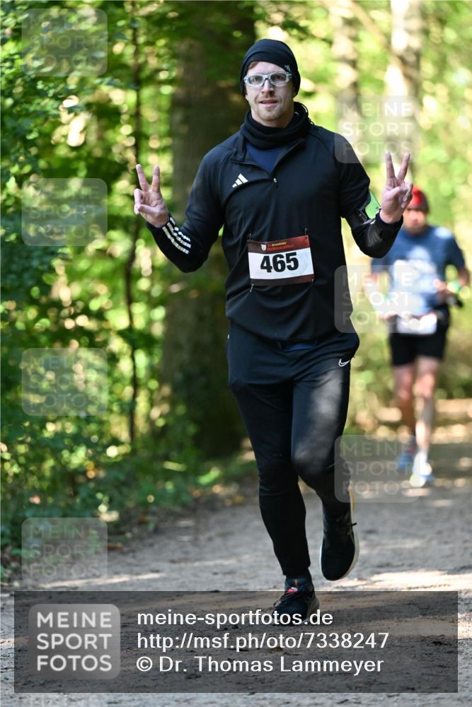 06.10.2024 - Bramfelder Halbmarathon 2024 Dr. Thomas Lammeyer http://msf.ph/oto/7338247 06.10.2024 10:26:04 Laufen 465 meine-sportfotos.de