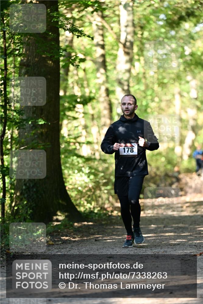 06.10.2024 - Bramfelder Halbmarathon 2024 Dr. Thomas Lammeyer http://msf.ph/oto/7338263 06.10.2024 10:26:09 Laufen 178 meine-sportfotos.de