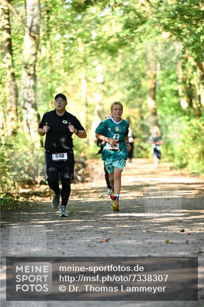06.10.2024 - Bramfelder Halbmarathon 2024 Dr. Thomas Lammeyer http://msf.ph/oto/7338307 06.10.2024 10:26:23 Laufen 540, 269, 10 meine-sportfotos.de