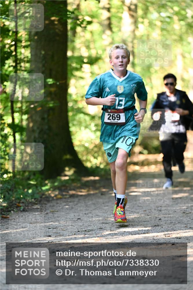 06.10.2024 - Bramfelder Halbmarathon 2024 Dr. Thomas Lammeyer http://msf.ph/oto/7338330 06.10.2024 10:26:27 Laufen 13, 269 meine-sportfotos.de