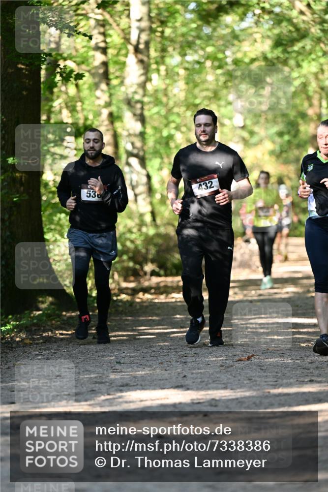 06.10.2024 - Bramfelder Halbmarathon 2024 Dr. Thomas Lammeyer http://msf.ph/oto/7338386 06.10.2024 10:26:45 Laufen 53, 432 meine-sportfotos.de