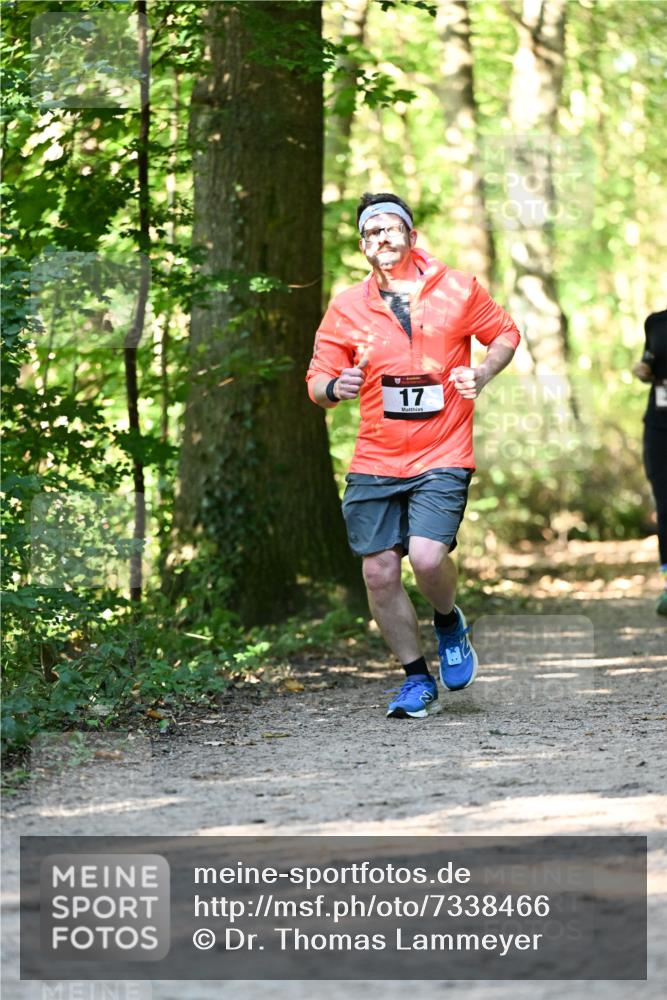 06.10.2024 - Bramfelder Halbmarathon 2024 Dr. Thomas Lammeyer http://msf.ph/oto/7338466 06.10.2024 10:27:08 Laufen 17 meine-sportfotos.de