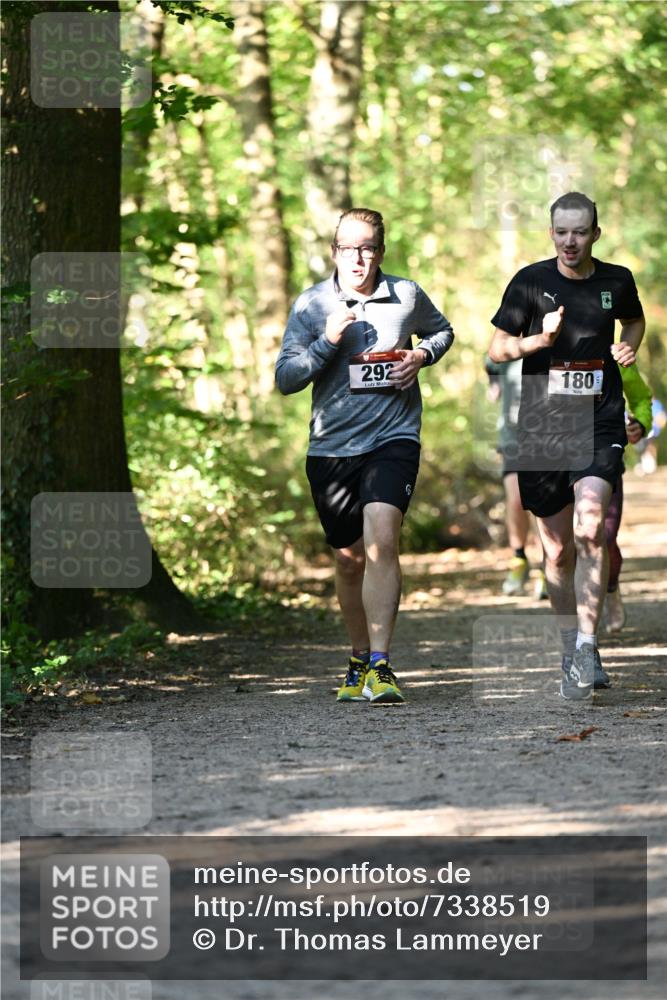 06.10.2024 - Bramfelder Halbmarathon 2024 Dr. Thomas Lammeyer http://msf.ph/oto/7338519 06.10.2024 10:27:21 Laufen 292, 180 meine-sportfotos.de