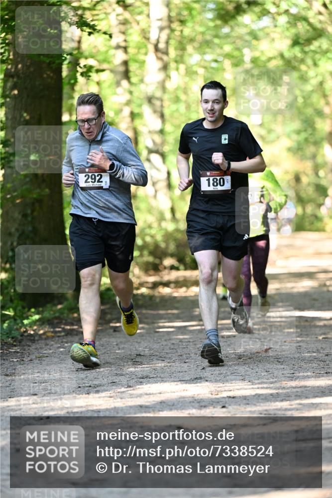 06.10.2024 - Bramfelder Halbmarathon 2024 Dr. Thomas Lammeyer http://msf.ph/oto/7338524 06.10.2024 10:27:22 Laufen 292, 180 meine-sportfotos.de