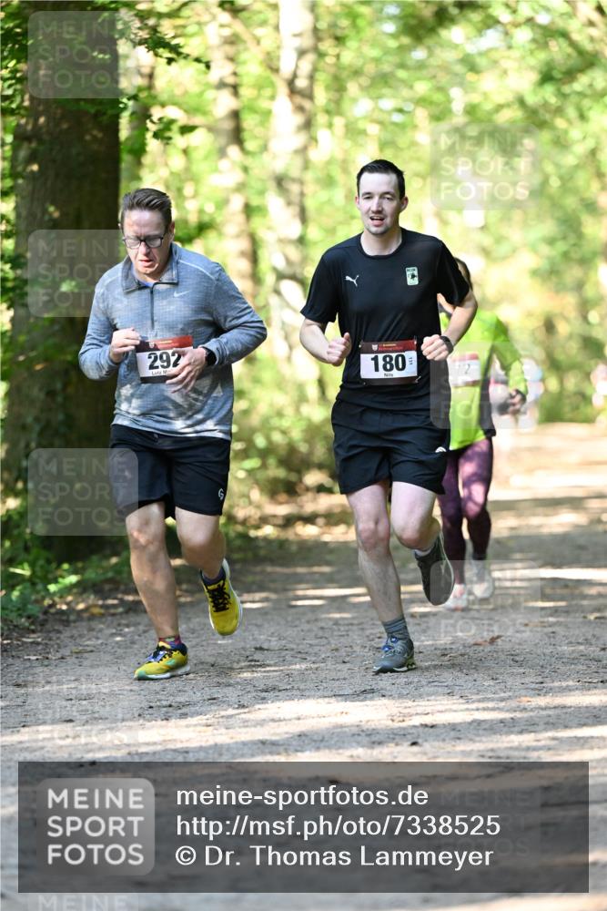 06.10.2024 - Bramfelder Halbmarathon 2024 Dr. Thomas Lammeyer http://msf.ph/oto/7338525 06.10.2024 10:27:23 Laufen 292, 180 meine-sportfotos.de
