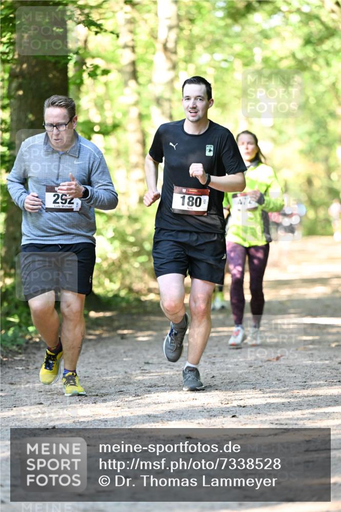 06.10.2024 - Bramfelder Halbmarathon 2024 Dr. Thomas Lammeyer http://msf.ph/oto/7338528 06.10.2024 10:27:23 Laufen 292, 2, 180 meine-sportfotos.de