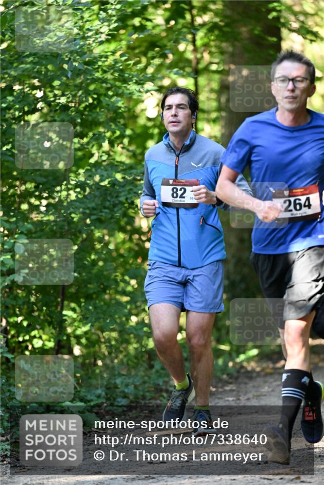 06.10.2024 - Bramfelder Halbmarathon 2024 Dr. Thomas Lammeyer http://msf.ph/oto/7338640 06.10.2024 10:28:10 Laufen 82, 82, 99, 264 meine-sportfotos.de