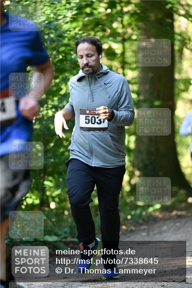 06.10.2024 - Bramfelder Halbmarathon 2024 Dr. Thomas Lammeyer http://msf.ph/oto/7338645 06.10.2024 10:28:12 Laufen 33, 503 meine-sportfotos.de