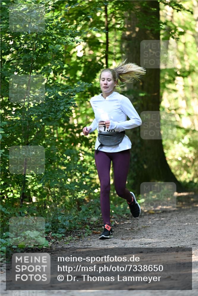 06.10.2024 - Bramfelder Halbmarathon 2024 Dr. Thomas Lammeyer http://msf.ph/oto/7338650 06.10.2024 10:28:13 Laufen 13 meine-sportfotos.de