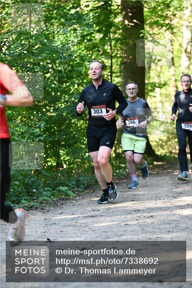 06.10.2024 - Bramfelder Halbmarathon 2024 Dr. Thomas Lammeyer http://msf.ph/oto/7338692 06.10.2024 10:28:23 Laufen 303, 386, 529 meine-sportfotos.de
