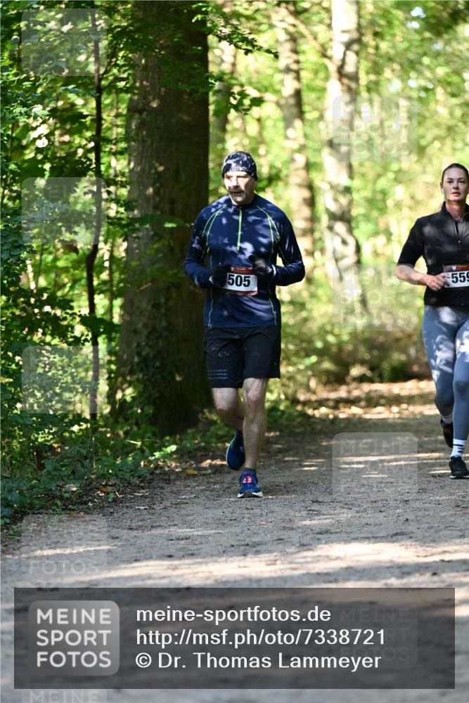 06.10.2024 - Bramfelder Halbmarathon 2024 Dr. Thomas Lammeyer http://msf.ph/oto/7338721 06.10.2024 10:28:30 Laufen 505, 559 meine-sportfotos.de
