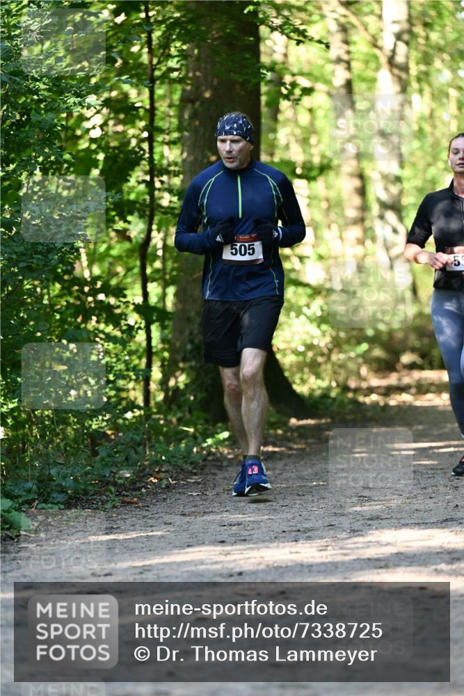 06.10.2024 - Bramfelder Halbmarathon 2024 Dr. Thomas Lammeyer http://msf.ph/oto/7338725 06.10.2024 10:28:31 Laufen 505 meine-sportfotos.de