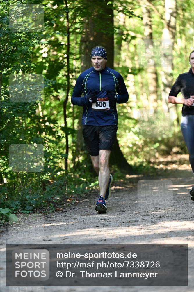 06.10.2024 - Bramfelder Halbmarathon 2024 Dr. Thomas Lammeyer http://msf.ph/oto/7338726 06.10.2024 10:28:31 Laufen 505 meine-sportfotos.de