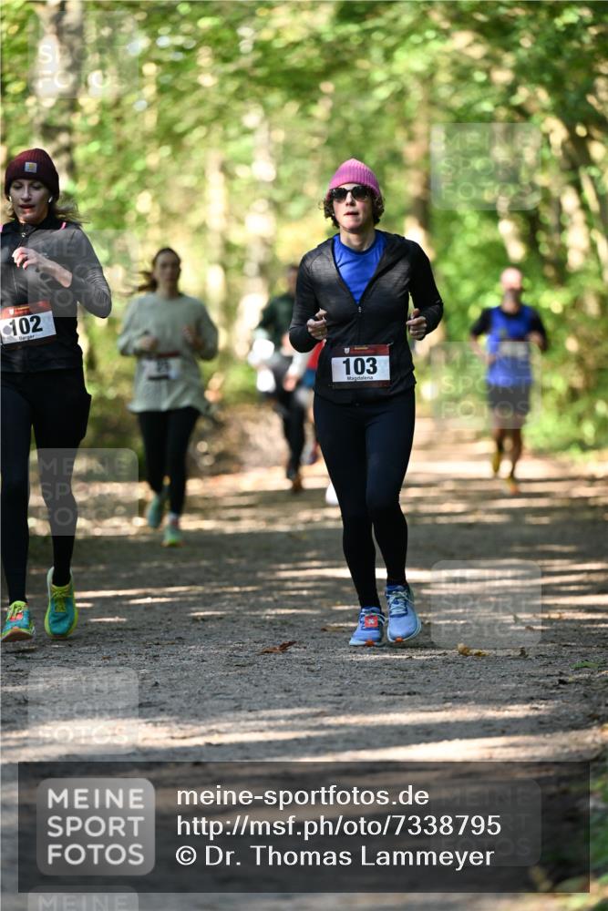 06.10.2024 - Bramfelder Halbmarathon 2024 Dr. Thomas Lammeyer http://msf.ph/oto/7338795 06.10.2024 10:28:46 Laufen 102, 103 meine-sportfotos.de