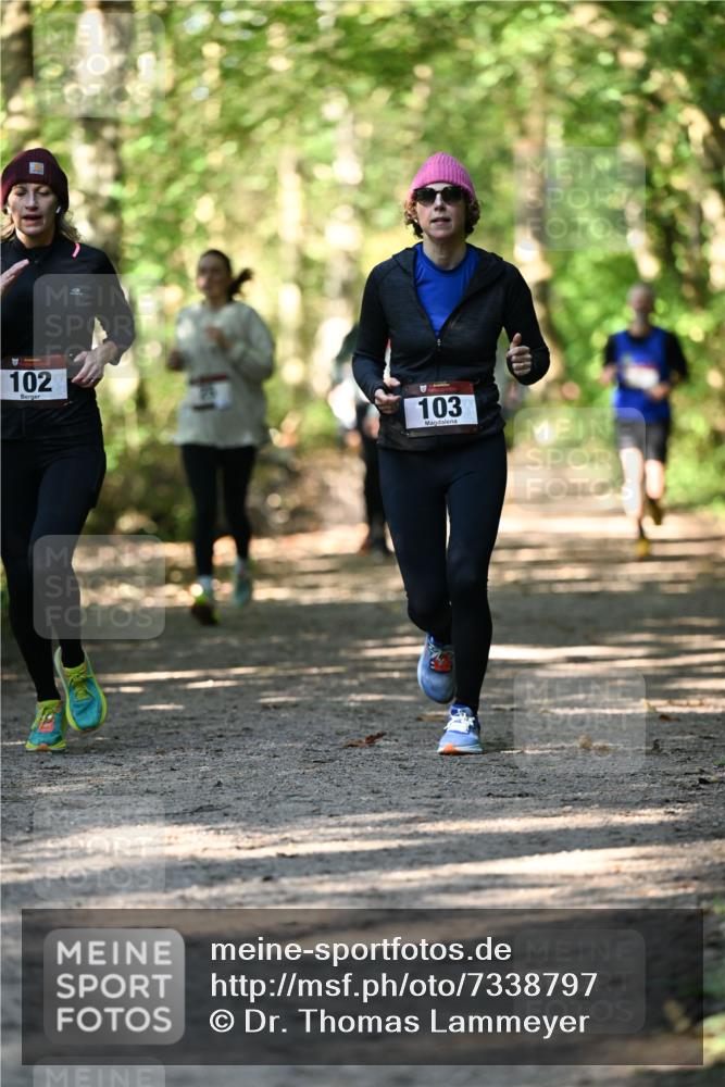 06.10.2024 - Bramfelder Halbmarathon 2024 Dr. Thomas Lammeyer http://msf.ph/oto/7338797 06.10.2024 10:28:47 Laufen 102, 103 meine-sportfotos.de