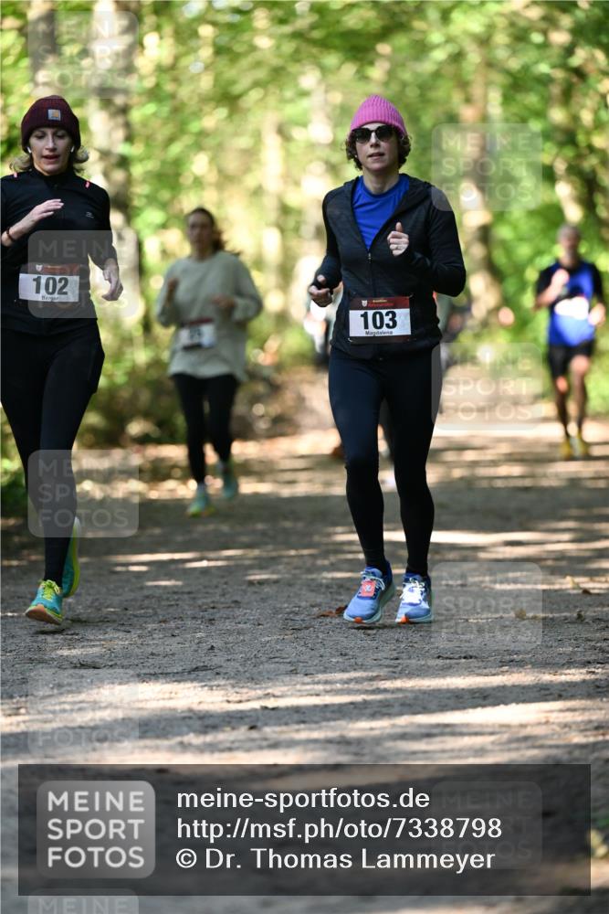 06.10.2024 - Bramfelder Halbmarathon 2024 Dr. Thomas Lammeyer http://msf.ph/oto/7338798 06.10.2024 10:28:47 Laufen 102, 103 meine-sportfotos.de