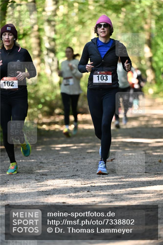 06.10.2024 - Bramfelder Halbmarathon 2024 Dr. Thomas Lammeyer http://msf.ph/oto/7338802 06.10.2024 10:28:47 Laufen 102, 103 meine-sportfotos.de