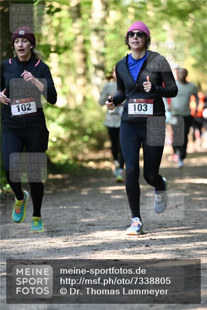 06.10.2024 - Bramfelder Halbmarathon 2024 Dr. Thomas Lammeyer http://msf.ph/oto/7338805 06.10.2024 10:28:48 Laufen 102, 103 meine-sportfotos.de