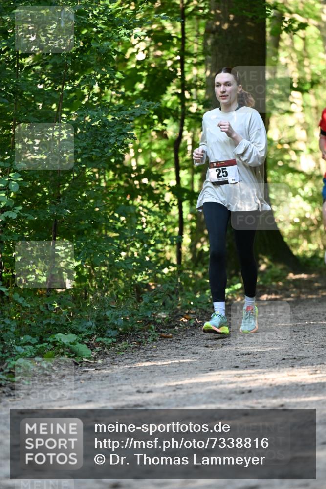 06.10.2024 - Bramfelder Halbmarathon 2024 Dr. Thomas Lammeyer http://msf.ph/oto/7338816 06.10.2024 10:28:51 Laufen 25, 86 meine-sportfotos.de