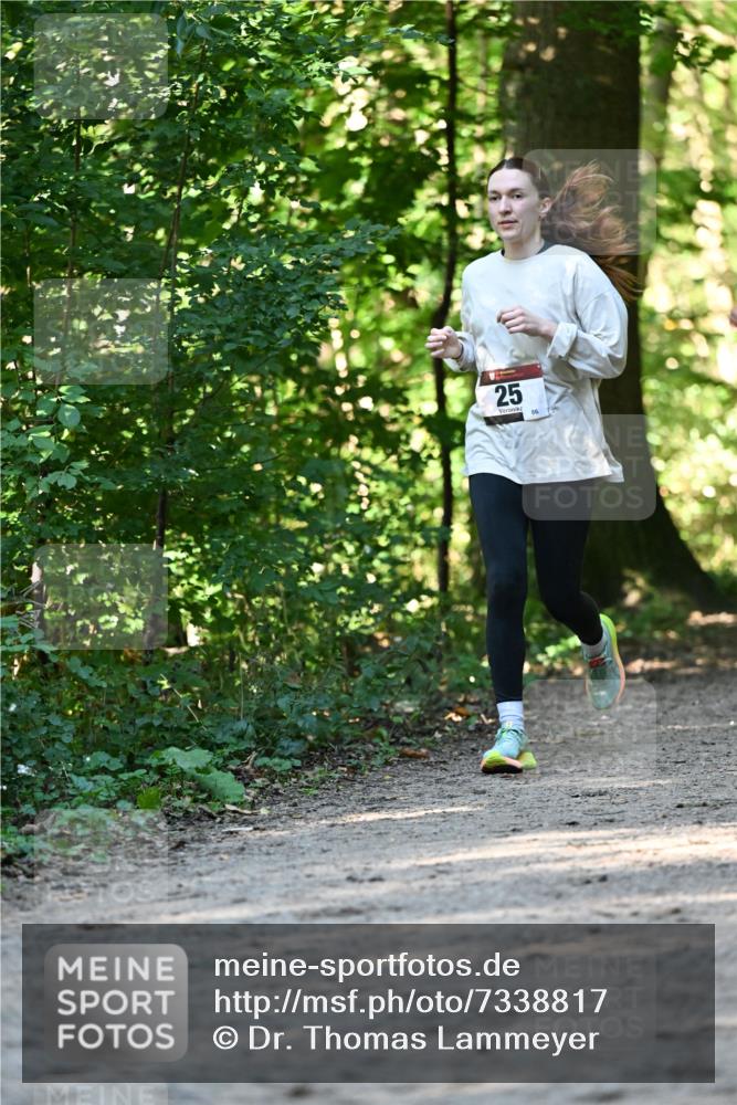 06.10.2024 - Bramfelder Halbmarathon 2024 Dr. Thomas Lammeyer http://msf.ph/oto/7338817 06.10.2024 10:28:51 Laufen 25 meine-sportfotos.de