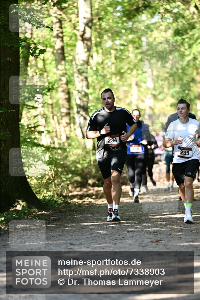 06.10.2024 - Bramfelder Halbmarathon 2024 Dr. Thomas Lammeyer http://msf.ph/oto/7338903 06.10.2024 10:29:21 Laufen 234, 116, 235 meine-sportfotos.de