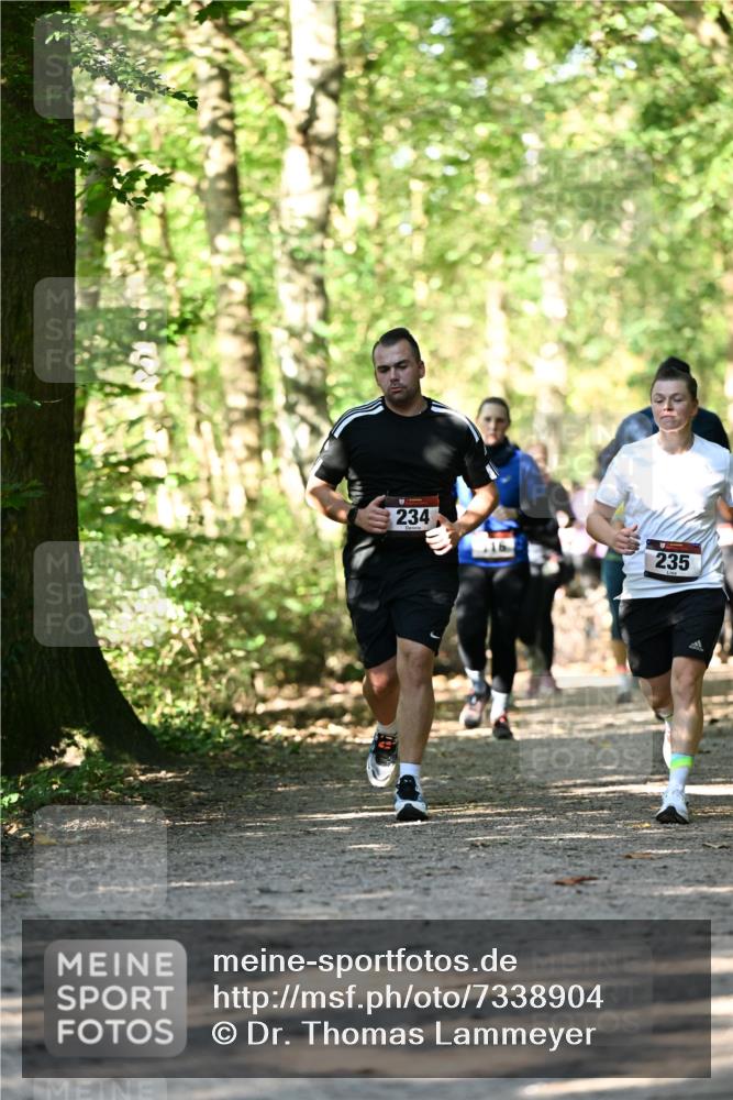 06.10.2024 - Bramfelder Halbmarathon 2024 Dr. Thomas Lammeyer http://msf.ph/oto/7338904 06.10.2024 10:29:21 Laufen 234, 16, 235 meine-sportfotos.de