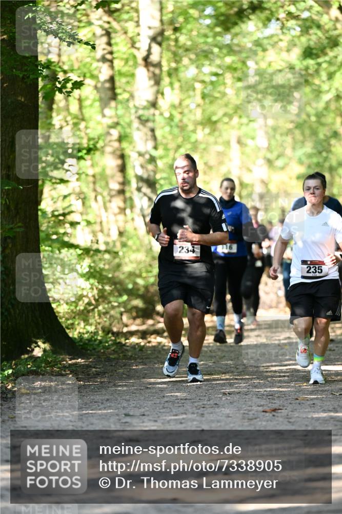 06.10.2024 - Bramfelder Halbmarathon 2024 Dr. Thomas Lammeyer http://msf.ph/oto/7338905 06.10.2024 10:29:21 Laufen 234, 235 meine-sportfotos.de