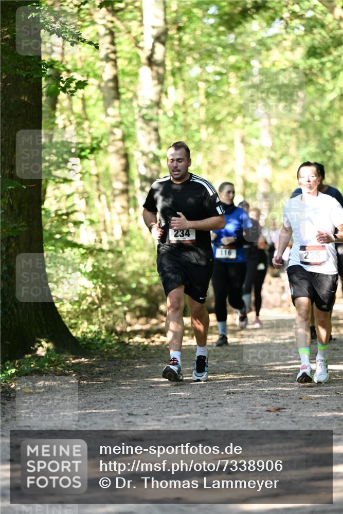 06.10.2024 - Bramfelder Halbmarathon 2024 Dr. Thomas Lammeyer http://msf.ph/oto/7338906 06.10.2024 10:29:22 Laufen 234, 116, 235 meine-sportfotos.de