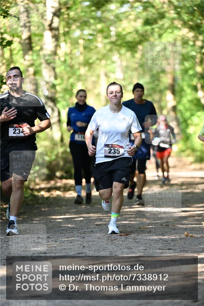 06.10.2024 - Bramfelder Halbmarathon 2024 Dr. Thomas Lammeyer http://msf.ph/oto/7338912 06.10.2024 10:29:23 Laufen 234, 235 meine-sportfotos.de