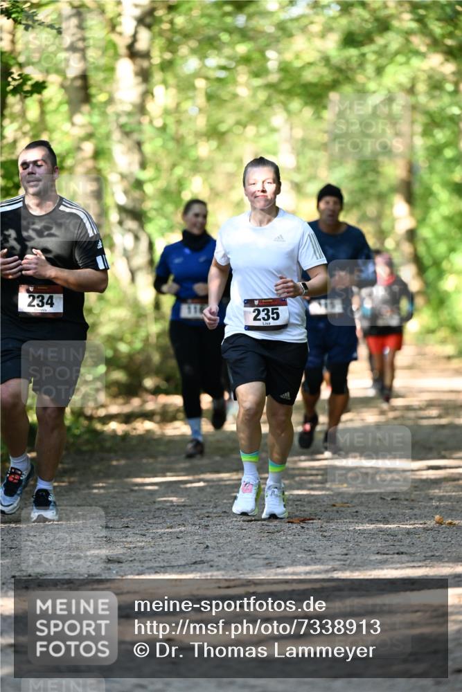 06.10.2024 - Bramfelder Halbmarathon 2024 Dr. Thomas Lammeyer http://msf.ph/oto/7338913 06.10.2024 10:29:23 Laufen 234, 235, 915 meine-sportfotos.de