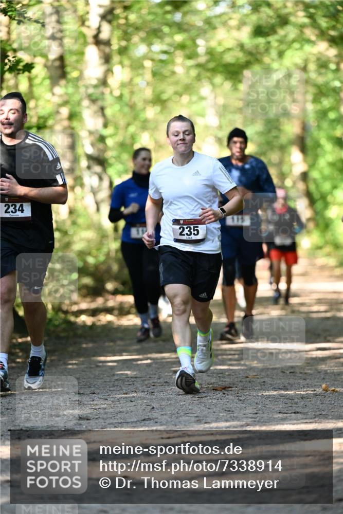 06.10.2024 - Bramfelder Halbmarathon 2024 Dr. Thomas Lammeyer http://msf.ph/oto/7338914 06.10.2024 10:29:23 Laufen 234, 235, 115 meine-sportfotos.de