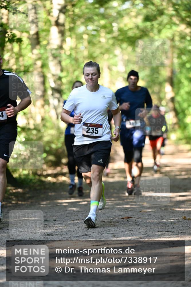 06.10.2024 - Bramfelder Halbmarathon 2024 Dr. Thomas Lammeyer http://msf.ph/oto/7338917 06.10.2024 10:29:24 Laufen 235 meine-sportfotos.de