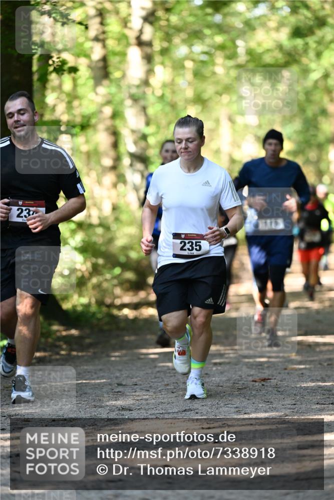 06.10.2024 - Bramfelder Halbmarathon 2024 Dr. Thomas Lammeyer http://msf.ph/oto/7338918 06.10.2024 10:29:24 Laufen 23, 235 meine-sportfotos.de