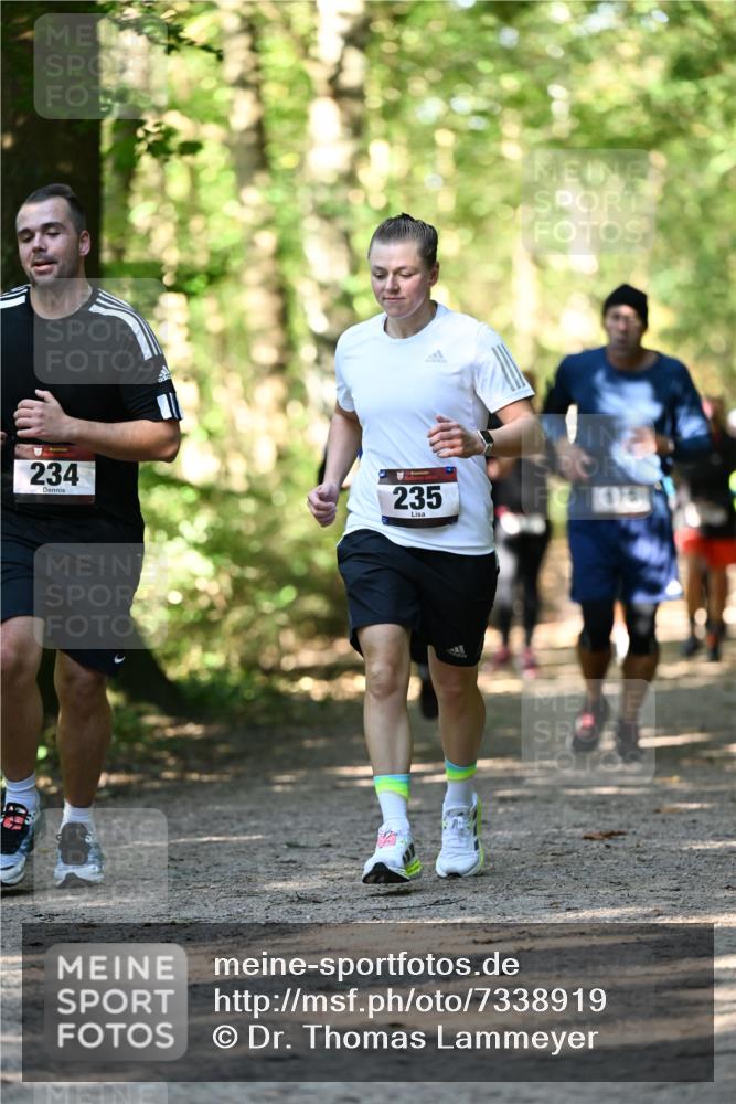 06.10.2024 - Bramfelder Halbmarathon 2024 Dr. Thomas Lammeyer http://msf.ph/oto/7338919 06.10.2024 10:29:24 Laufen 234, 235, 176 meine-sportfotos.de