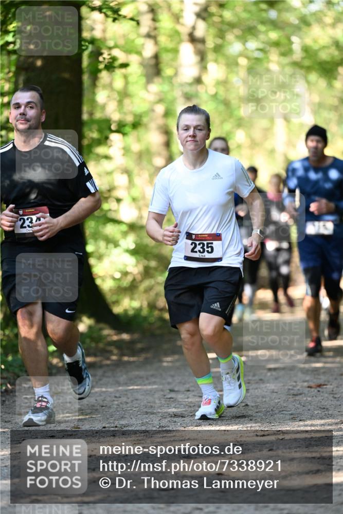 06.10.2024 - Bramfelder Halbmarathon 2024 Dr. Thomas Lammeyer http://msf.ph/oto/7338921 06.10.2024 10:29:24 Laufen 23, 33, 235, 115 meine-sportfotos.de