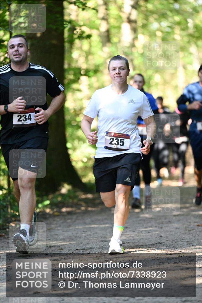 06.10.2024 - Bramfelder Halbmarathon 2024 Dr. Thomas Lammeyer http://msf.ph/oto/7338923 06.10.2024 10:29:24 Laufen 234, 235 meine-sportfotos.de