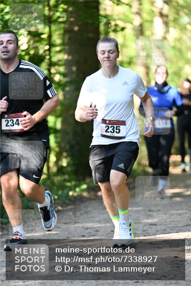 06.10.2024 - Bramfelder Halbmarathon 2024 Dr. Thomas Lammeyer http://msf.ph/oto/7338927 06.10.2024 10:29:25 Laufen 234, 33, 235 meine-sportfotos.de