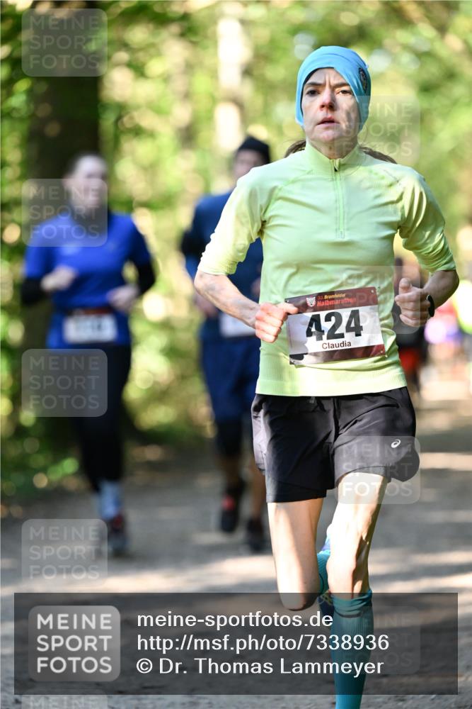 06.10.2024 - Bramfelder Halbmarathon 2024 Dr. Thomas Lammeyer http://msf.ph/oto/7338936 06.10.2024 10:29:27 Laufen 33, 424 meine-sportfotos.de