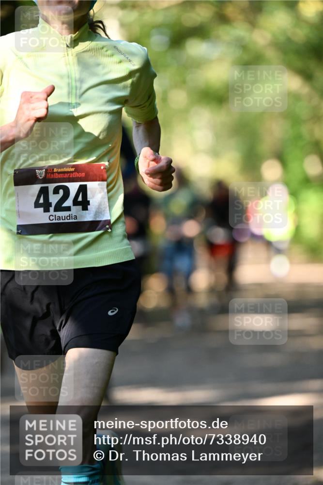 06.10.2024 - Bramfelder Halbmarathon 2024 Dr. Thomas Lammeyer http://msf.ph/oto/7338940 06.10.2024 10:29:27 Laufen 33, 424 meine-sportfotos.de